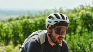 Casque Van Rysel RCR MIPS Decathlon testé en gravel - sécurité et confort pour cyclistes