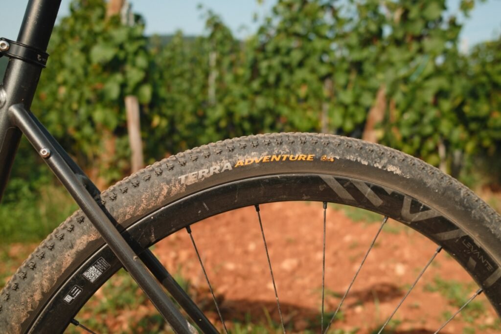 Continental Terra Adventure 700x45 : largeur réelle et volume du pneu gravel