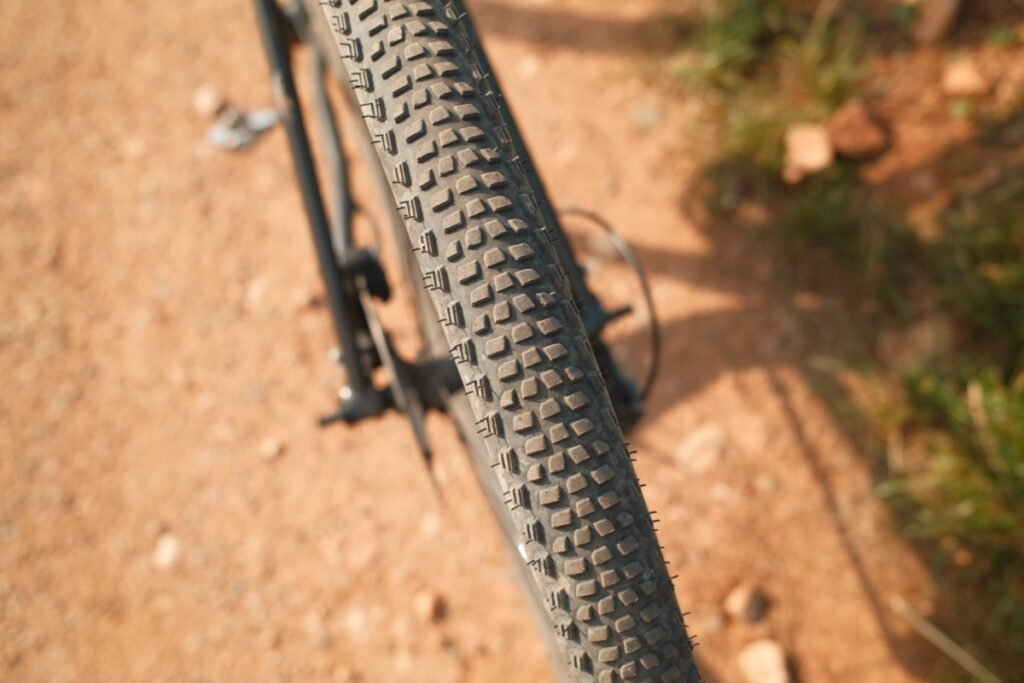 Profil du Continental Terra Adventure : un pneu gravel aux airs de VTT